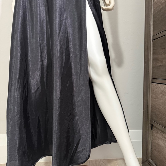 M Vs Victoria’s Secret 90’s Vintage Gold Label Satin & lace black long slip gown - Picture 7 of 9